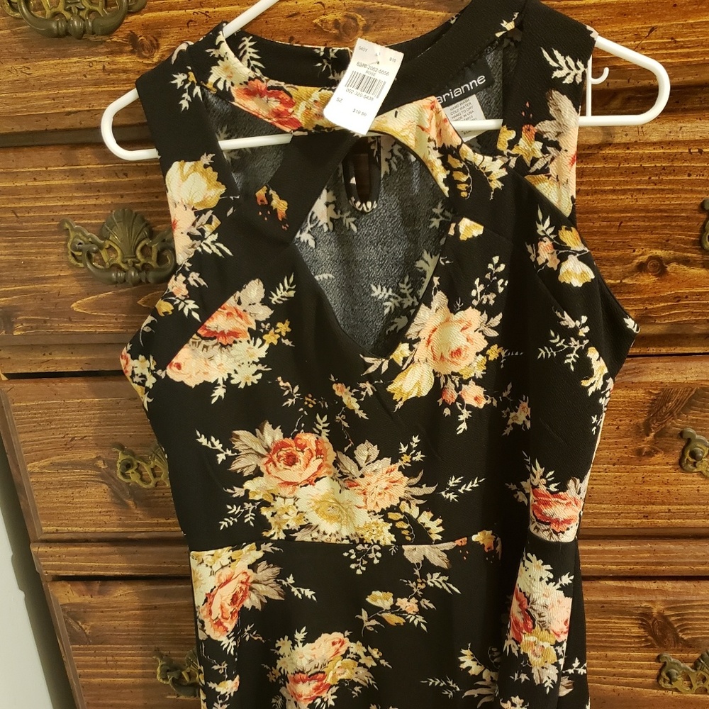 Floral sleeveless dress.